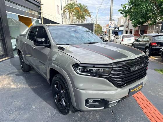 RAM RAMPAGE 2.0 HURRICANE 4 TURBO GASOLINA R/T 4X4 AUTOMÁTICO